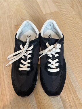 Zara Women’s Black Sneakers with White Laces